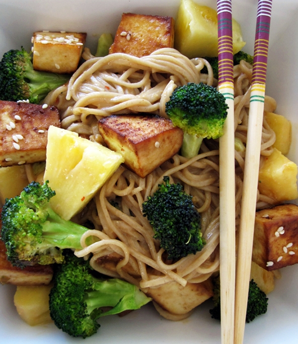 Vegan Peanut Soba Noodles with Tofu, Broccoli & Pineapple - Vegan & Gluten-Free
