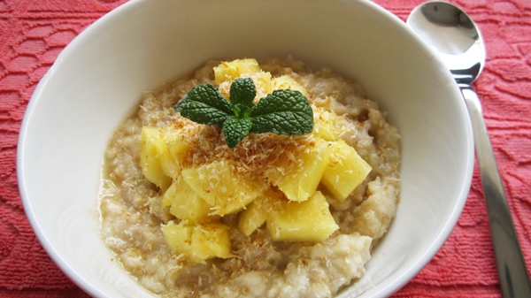 Tropical Breakfast Quinoa & Oatmeal - Vegan & Gluten-Free