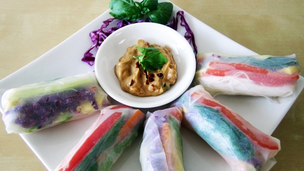 Vietnamese-Style Fresh Spring Rolls (Summer Rolls) with Peanut Sauce - Vegan / Gluten-Free