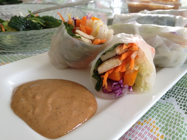 Vietnamese-Style Fresh Spring Rolls (Summer Rolls) with Peanut Sauce - Vegan / Gluten-Free