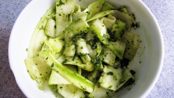 Vegan Pasta Recipes - Zucchini Noodles with Fresh Pesto