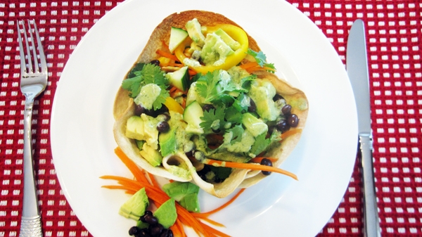 Homemade vegan taco salad bowls - Super easy and tasty!