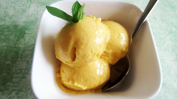 Raw Vegan Mango-Banana Ice Cream