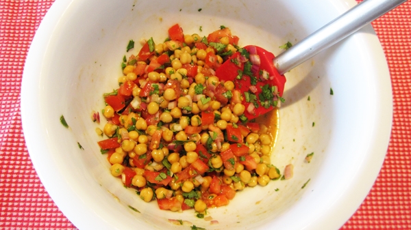 Easy Mexican Chickpea Salad - Vegan & Gluten-Free