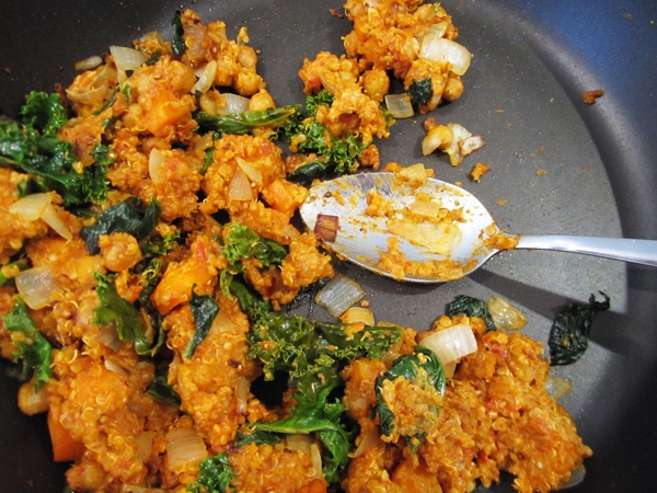 Quick & Easy Indian Curry Quinoa - Vegan, Gluten-Free, and ready in no time!