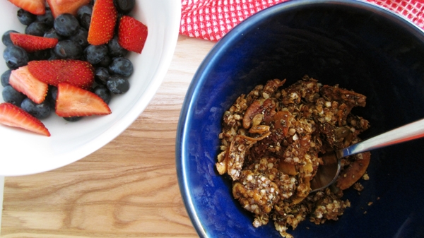 Quinoa Granola with Coconut and Chia Seeds (Vegan and Gluten-Free)
