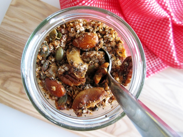 Quinoa Granola with Coconut and Chia Seeds (Vegan and Gluten-Free)