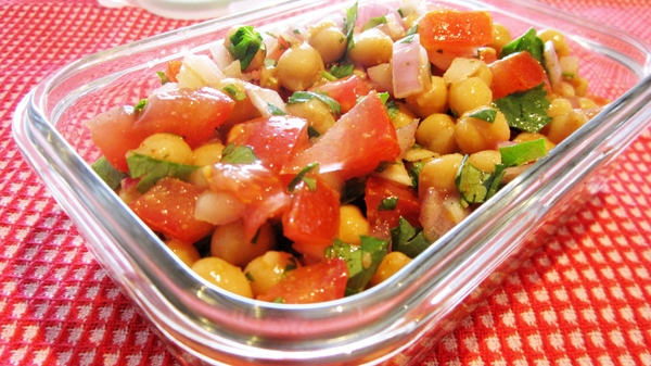 Easy Mexican Chickpea Salad - Vegan & Gluten-Free