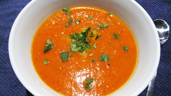 Roasted Fresh Tomato Soup Recipe (Vegan) – Vegangela