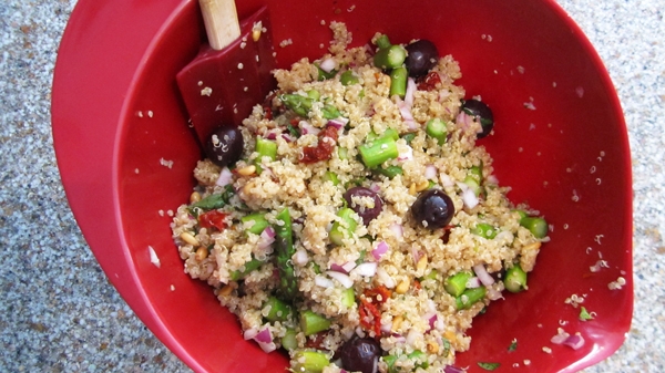 Quinoa Salad with Asparagus, Sundried Tomatoes, Olives & Pine Nuts ...